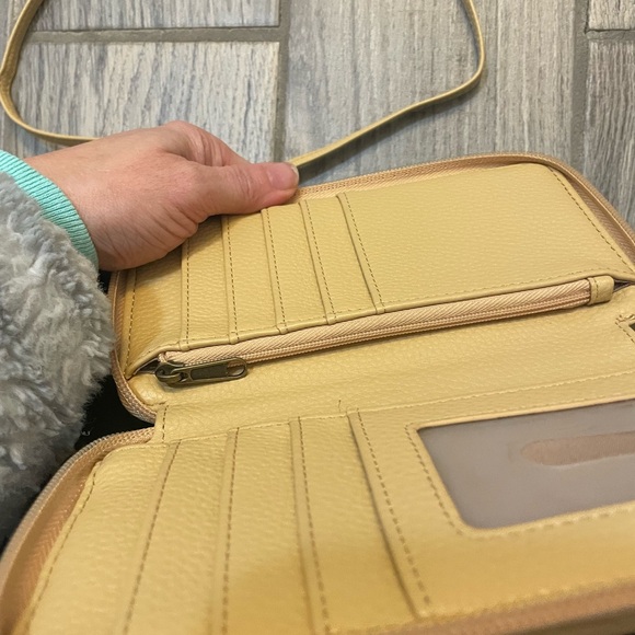 The Sak Silverlake Leather Smartphone Crossbody Bag - Picture 11 of 11